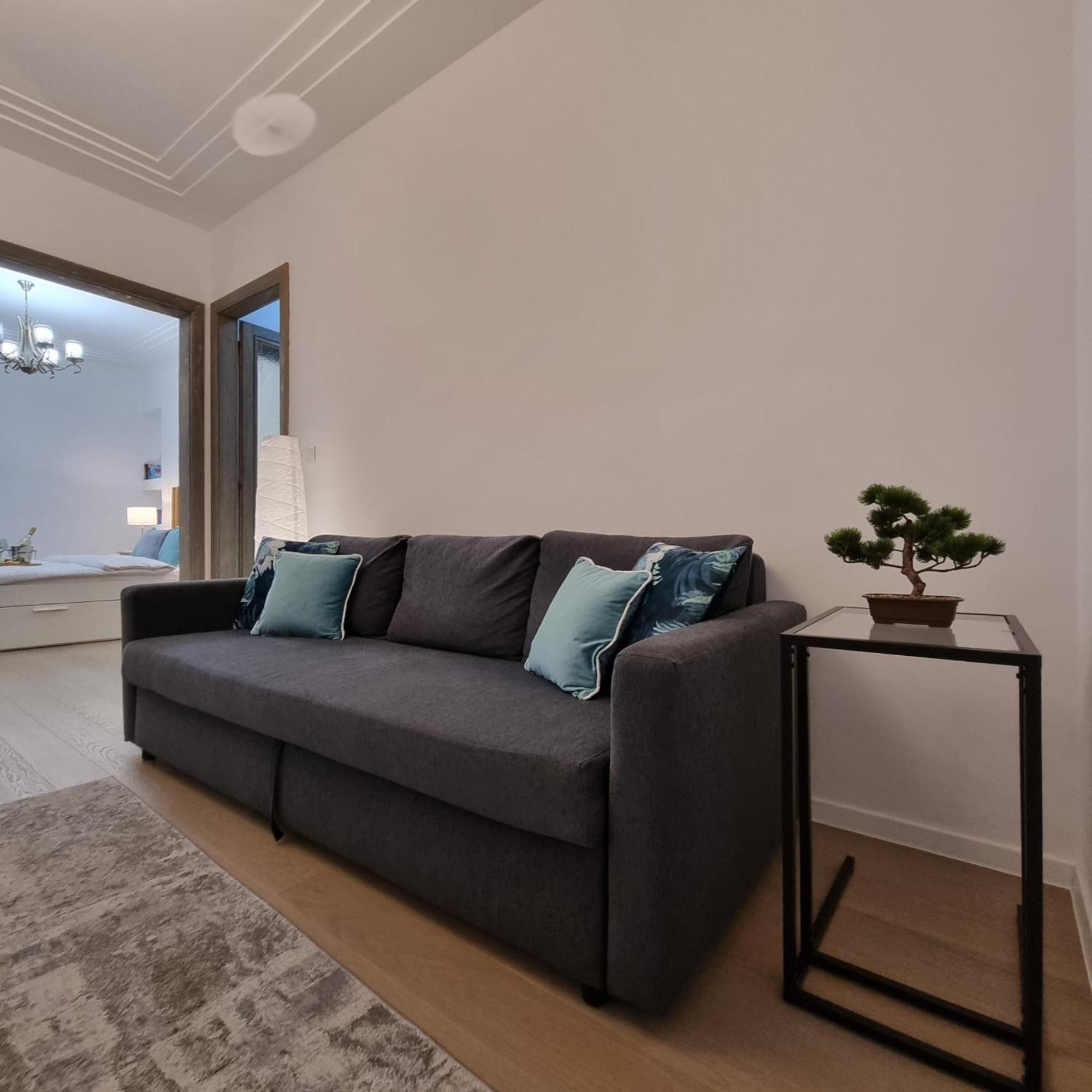 Apartment Vibrant & Spacious 3br Lofts On Amzei Square *