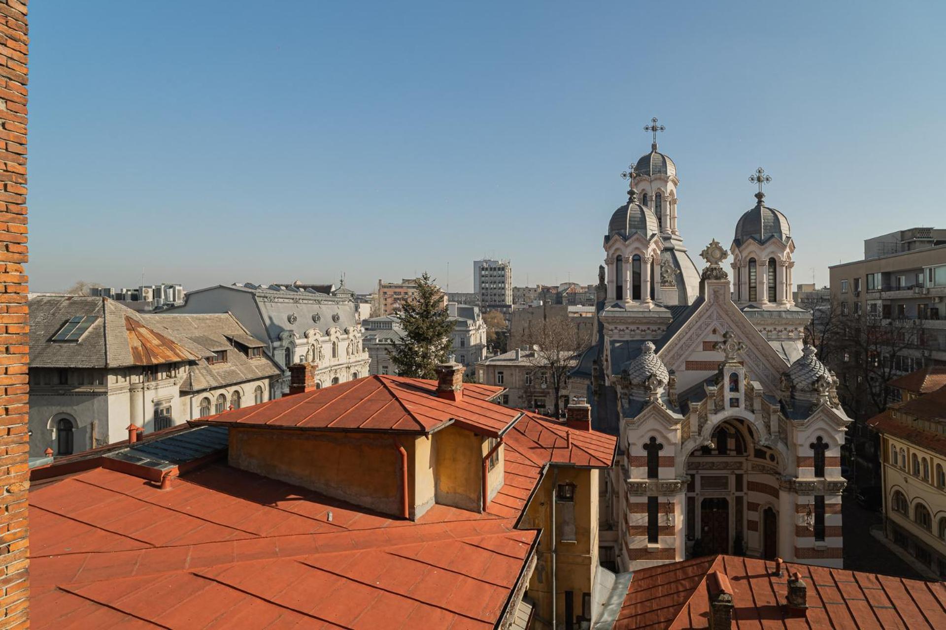 Vibrant & Spacious 3br Lofts On Amzei Square Apartment