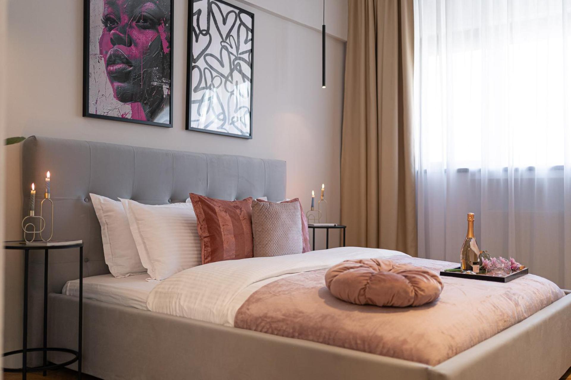 Vibrant & Spacious 3br Lofts On Amzei Square *