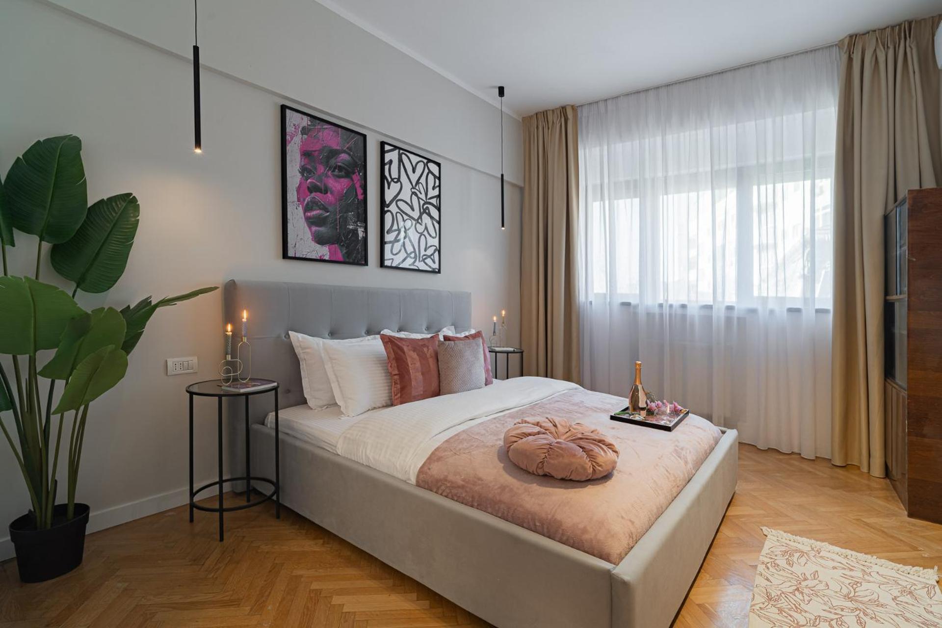 Vibrant & Spacious 3br Lofts On Amzei Square * Bukarest