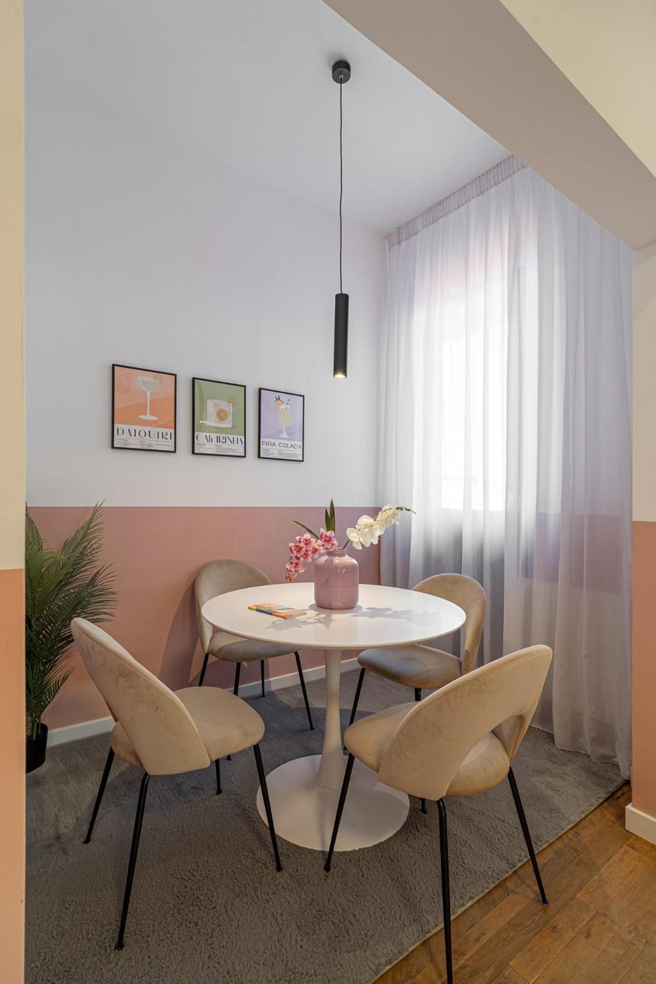 Apartment Vibrant & Spacious 3br Lofts On Amzei Square *
