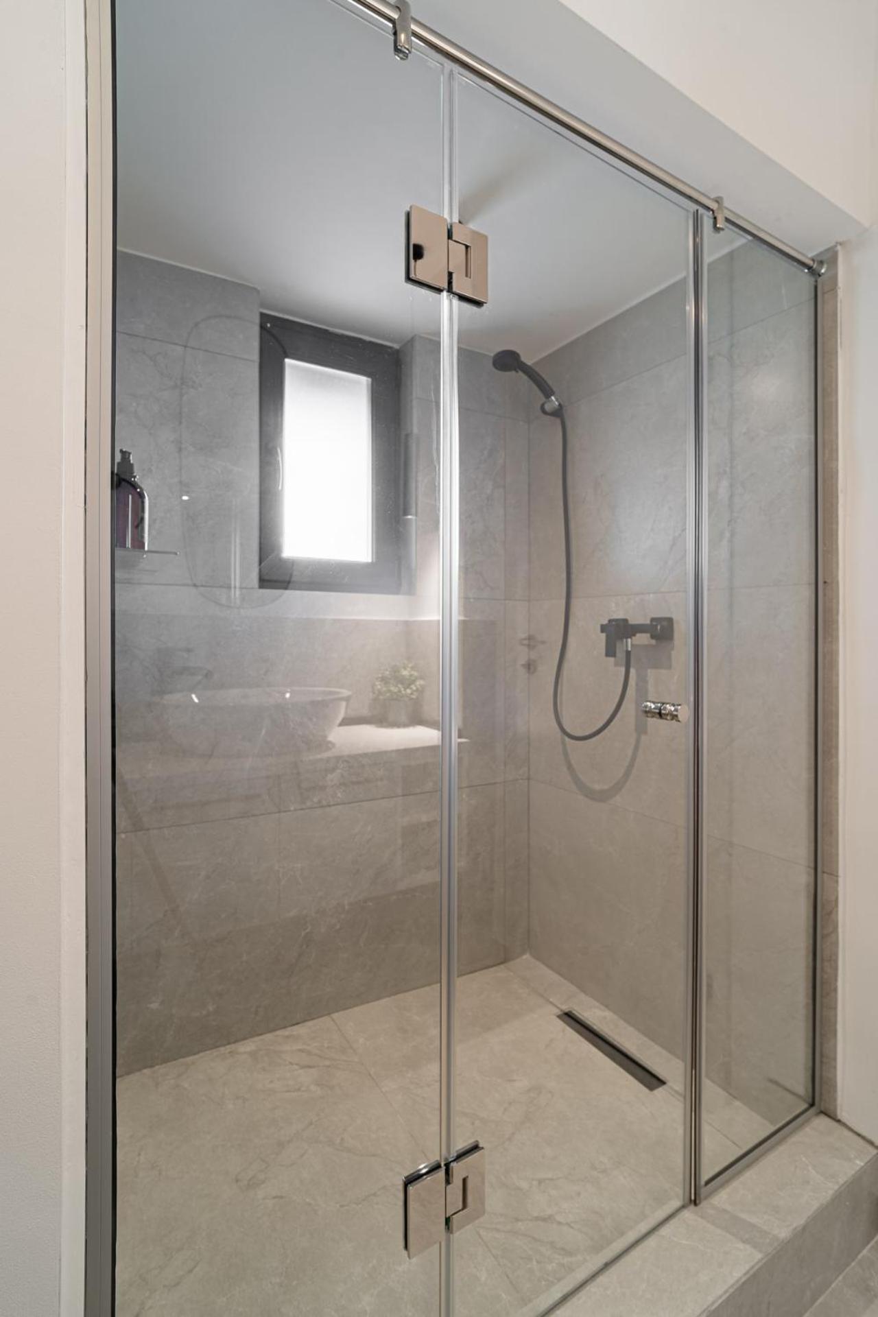 Apartment Vibrant & Spacious 3br Lofts On Amzei Square *
