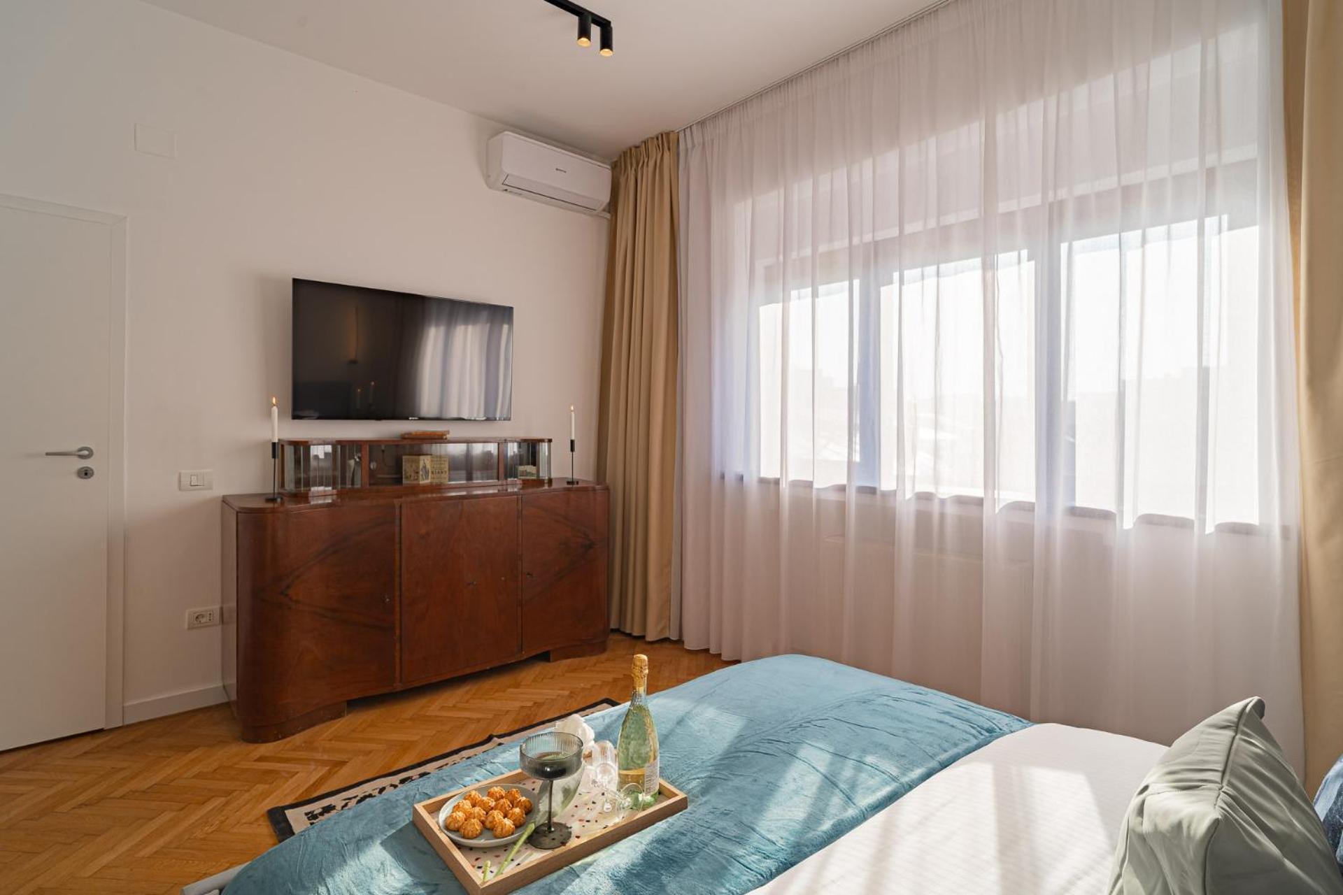 Vibrant & Spacious 3br Lofts On Amzei Square Apartment Bukarest